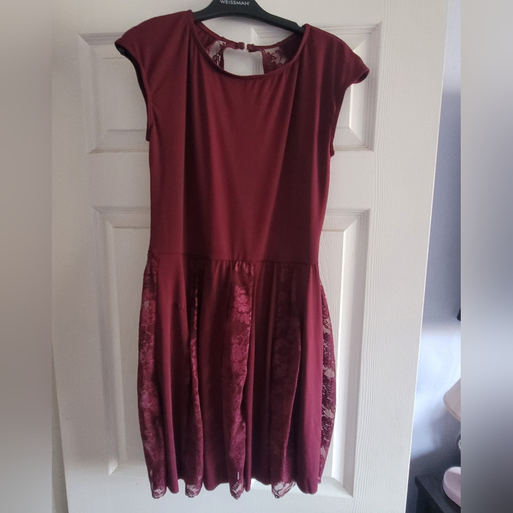 Elegant Burgundy Teen Dress